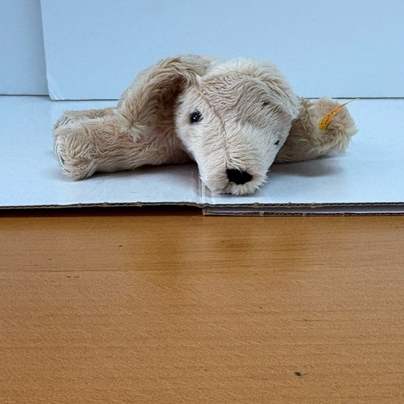 Steiff Floppy Lumpy Dog Golden Retriever, 6 inches tall, Brand new with Tags - Picture 1 of 4